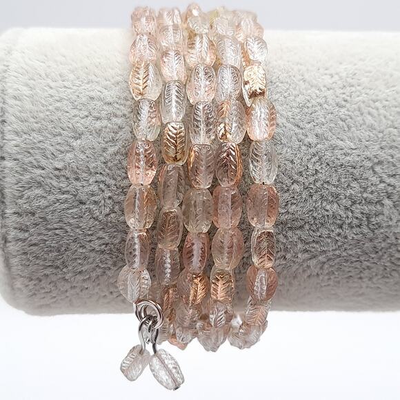 Vintage Art Glass Leaf Bead Memory Wire Bracelet – Clear Gold Leaf Design - Picture 9 of 10